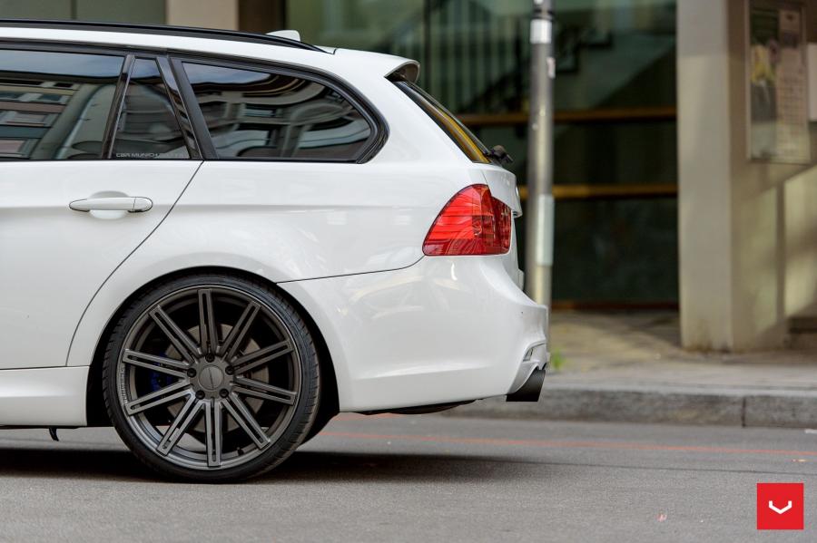  BMW 3-Series Touring on Vossen Wheels (CV4) 2016 года  (фото 9 из 26)